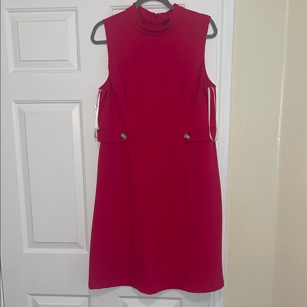 Elegant Red Sleeveless Dress